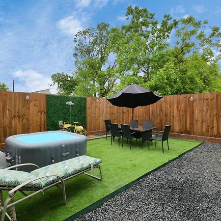 Blissful Getaway Home With Hot Tub & Backyard Near Downtown Χιούστον Εξωτερικό φωτογραφία