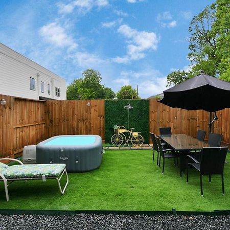 Blissful Getaway Home With Hot Tub & Backyard Near Downtown Χιούστον Εξωτερικό φωτογραφία
