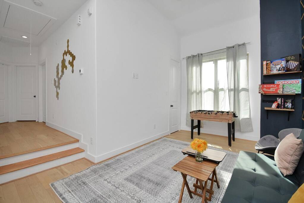 Blissful Getaway Home With Hot Tub & Backyard Near Downtown Χιούστον Εξωτερικό φωτογραφία