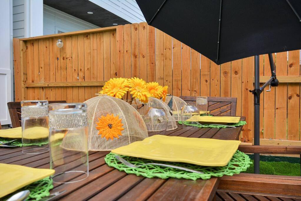 Blissful Getaway Home With Hot Tub & Backyard Near Downtown Χιούστον Εξωτερικό φωτογραφία