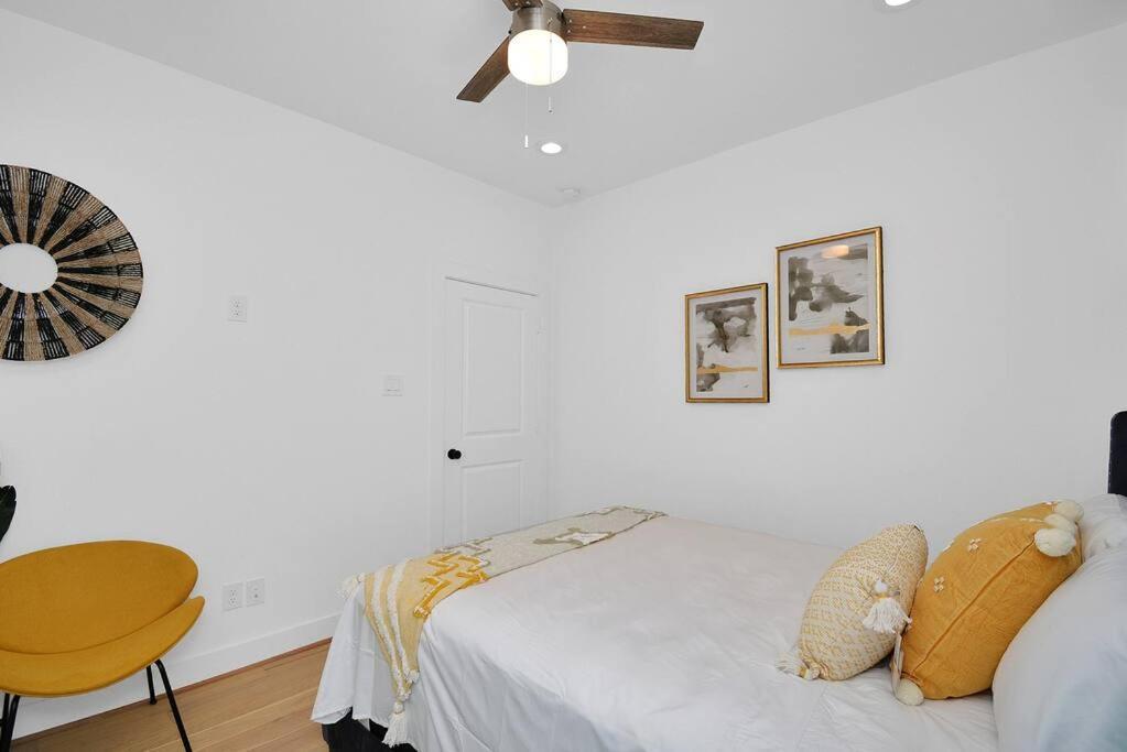 Blissful Getaway Home With Hot Tub & Backyard Near Downtown Χιούστον Εξωτερικό φωτογραφία