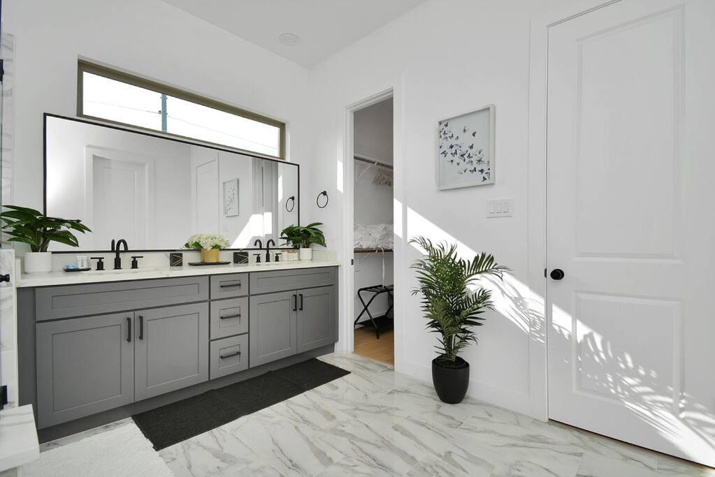 Blissful Getaway Home With Hot Tub & Backyard Near Downtown Χιούστον Εξωτερικό φωτογραφία