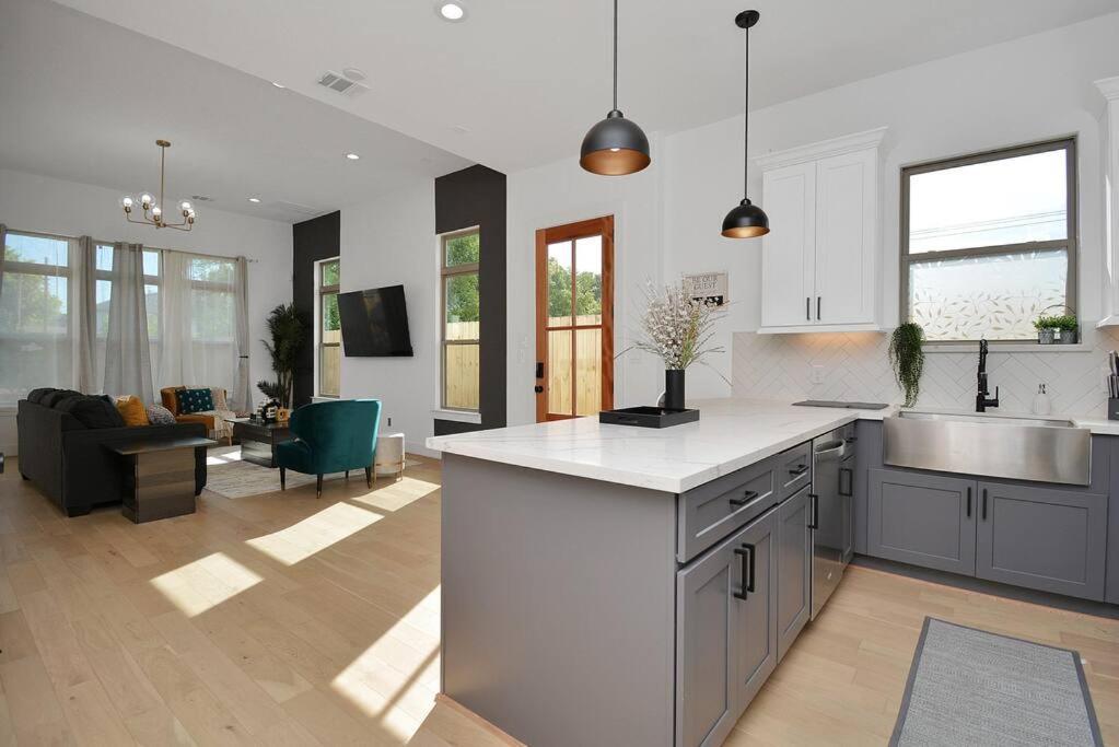 Blissful Getaway Home With Hot Tub & Backyard Near Downtown Χιούστον Εξωτερικό φωτογραφία