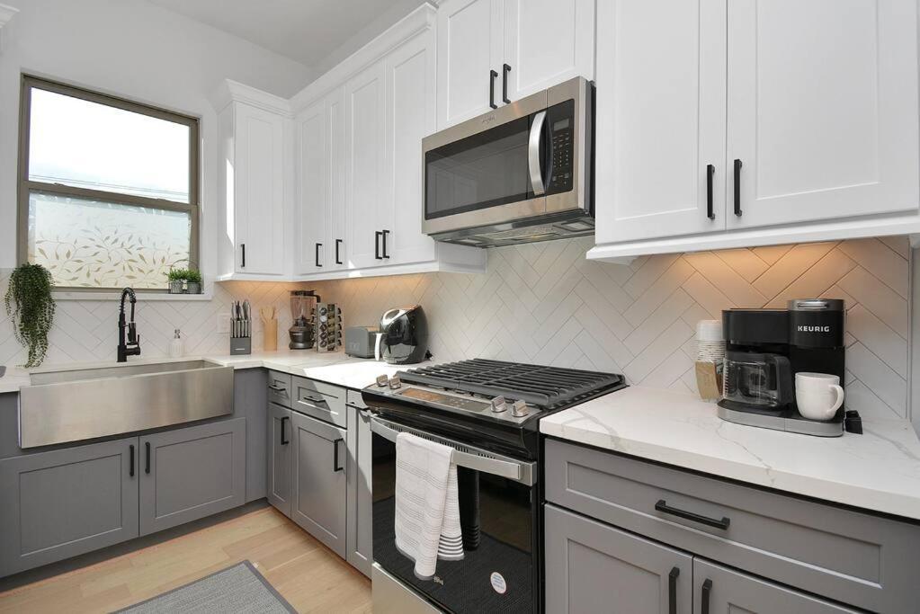 Blissful Getaway Home With Hot Tub & Backyard Near Downtown Χιούστον Εξωτερικό φωτογραφία