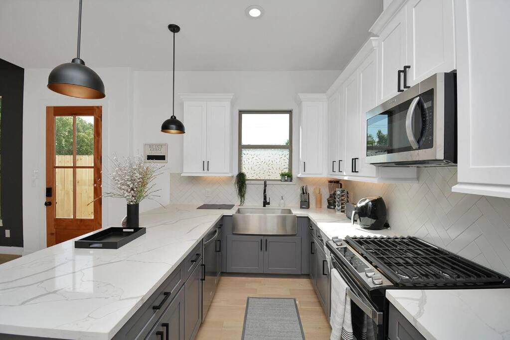 Blissful Getaway Home With Hot Tub & Backyard Near Downtown Χιούστον Εξωτερικό φωτογραφία