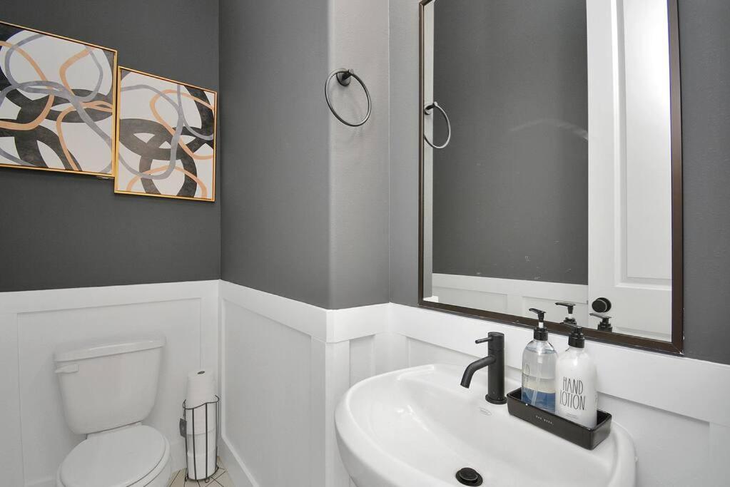 Blissful Getaway Home With Hot Tub & Backyard Near Downtown Χιούστον Εξωτερικό φωτογραφία