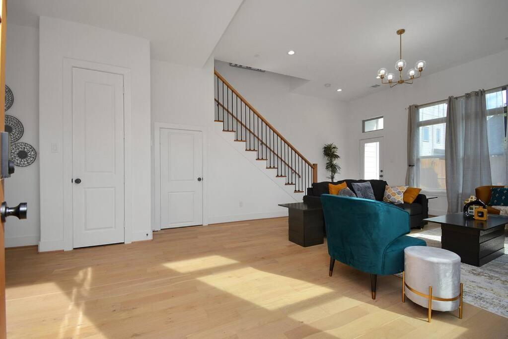 Blissful Getaway Home With Hot Tub & Backyard Near Downtown Χιούστον Εξωτερικό φωτογραφία