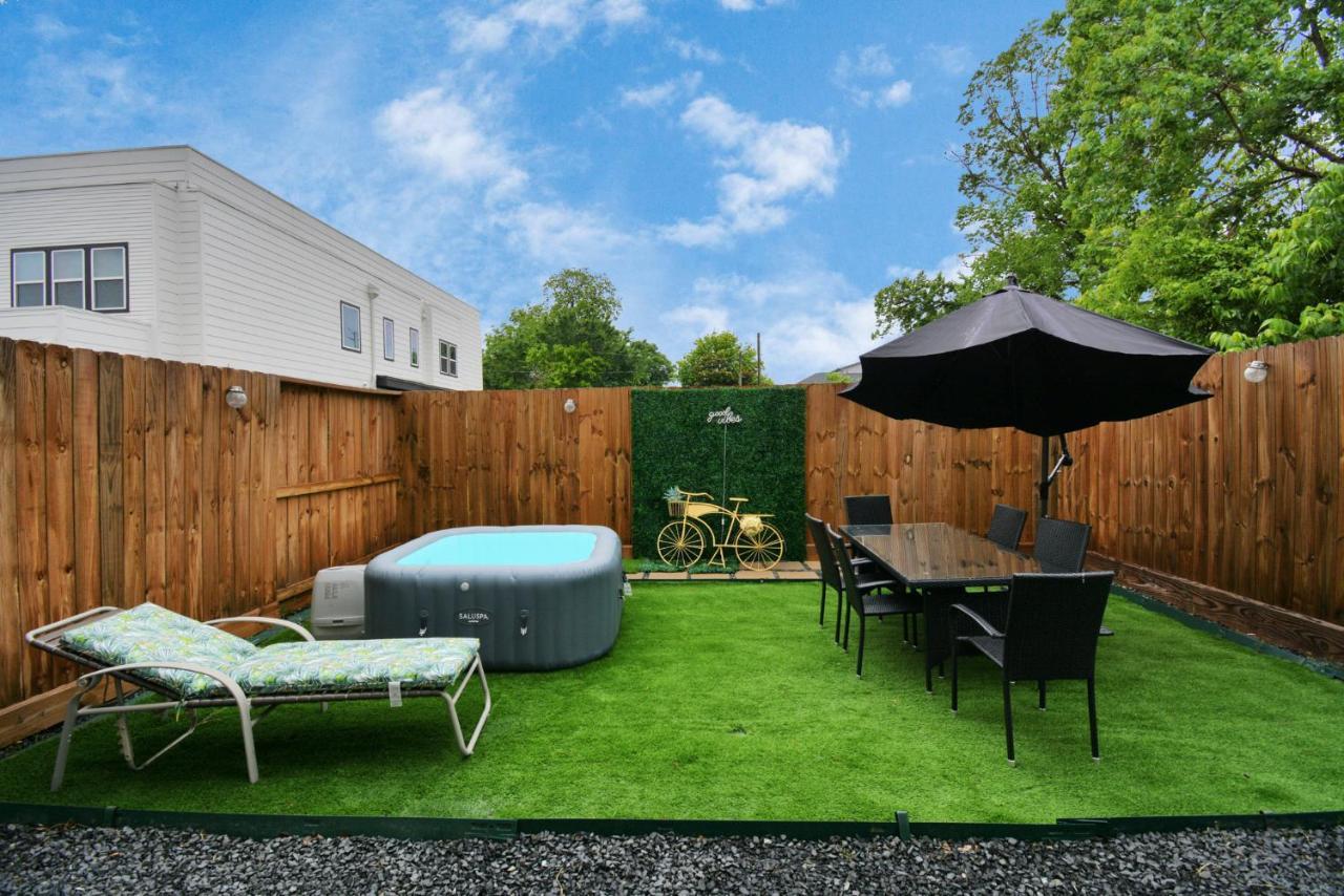 Blissful Getaway Home With Hot Tub & Backyard Near Downtown Χιούστον Εξωτερικό φωτογραφία